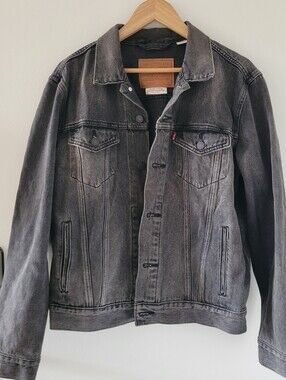 Levi Strauss & Co. | Men's Black Denimn Jacket (M) EUC